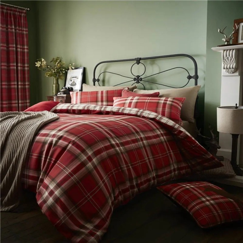 Kelso Red Bedding Set